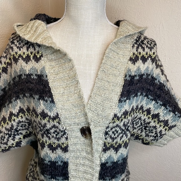 Aeropostale Knit Hooded Short Sleeve Button Down Sweater - Picture 2 of 10